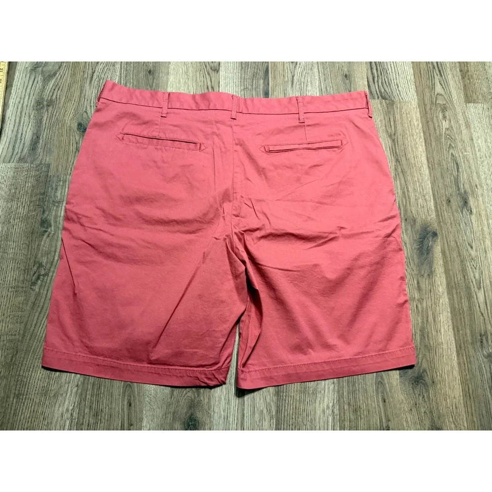 IZOD Shorts Mens Size 40 Red Shorts Chino Flat Front Saltwater Stretch